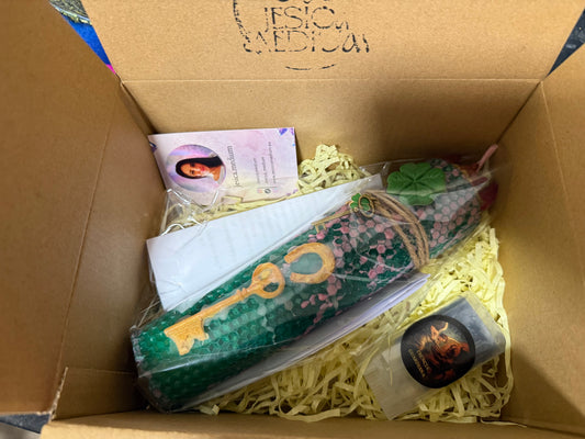 Triple Intention Candle (Love, Prosperity, Health) + ointment to protect you from negative energies and the evil eye.